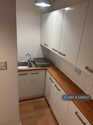 3 Bedroom Flat To Rent In Sandyford Place, Glasgow, G3