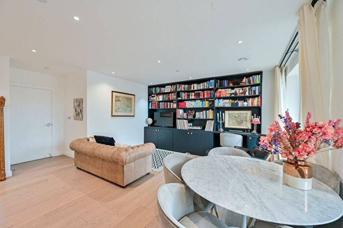 2 Bedroom Flat For Sale In Wyndham Road, Camberwell, London, SE5
