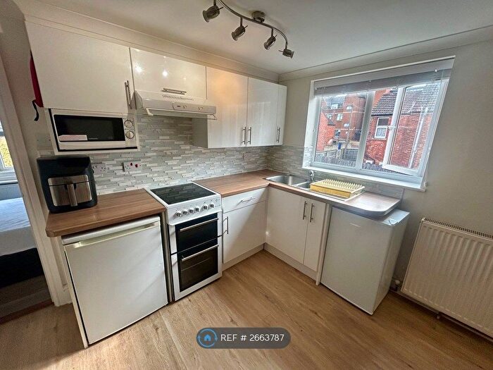 1 Bedroom Flat To Rent In Euclid St, Swindon, SN1