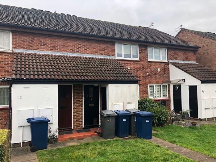 1 Bedroom Flat To Rent In Jarvis Close, Barnet, EN5