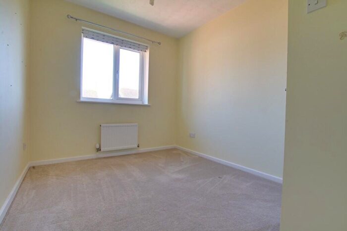 3 Bedroom Detached House For Sale In Kingfisher Close, Chatteris, PE16