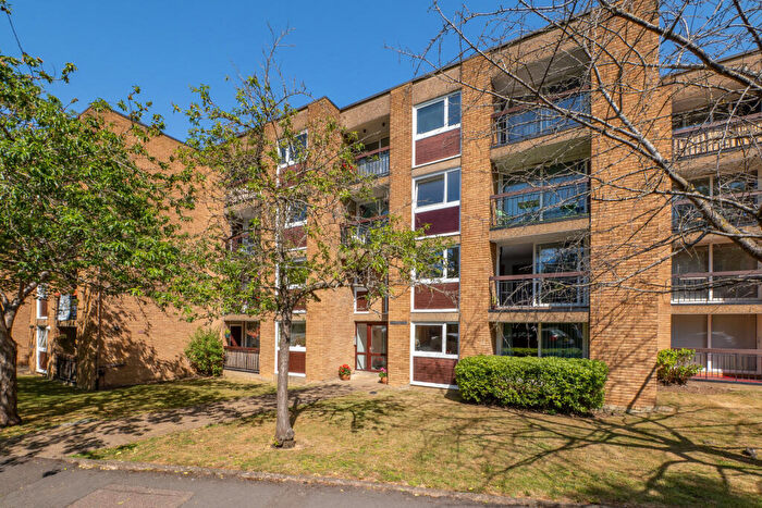 2 Bedroom Apartment For Sale In Mulgrave Road, Sutton, SM2