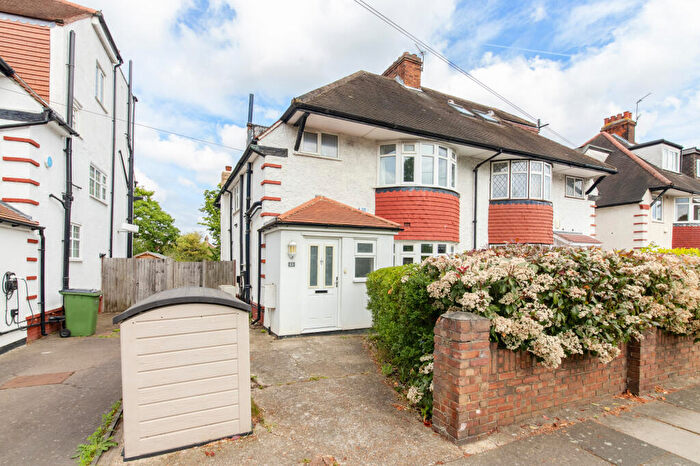 3 Bedroom House For Sale In Canberra Road, London, London, SE7