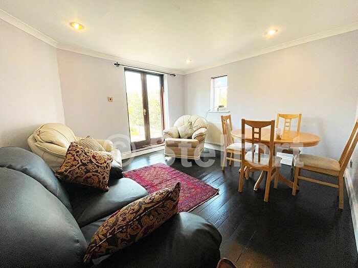 2 Bedroom Flat To Rent In Cromwell Avenue, London, N6