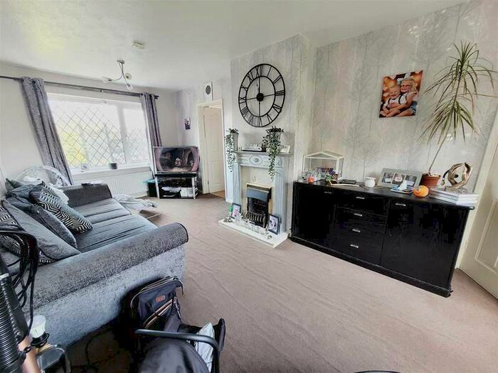 3 Bedroom Semi Detached House For Sale In Weymouth Avenue, Oakes