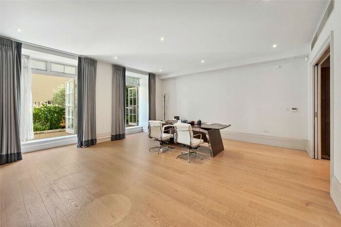 2 Bedroom Flat To Rent In Apartment, Connaught Place, London, W2