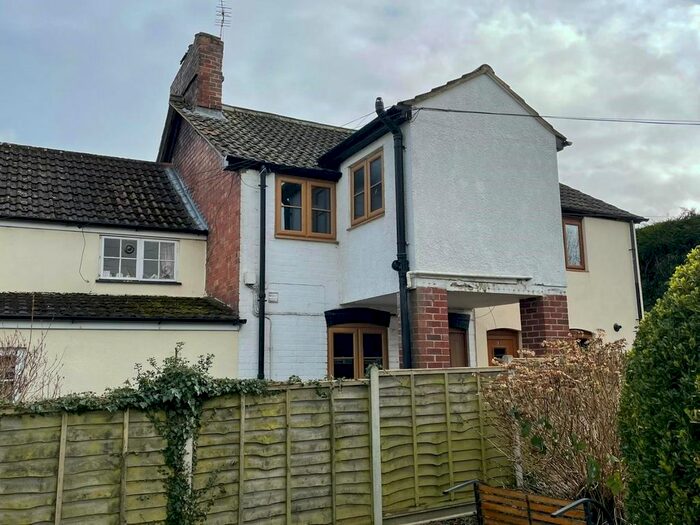 2 Bedroom Cottage To Rent In Rowley, Cam, Dursley, GL11