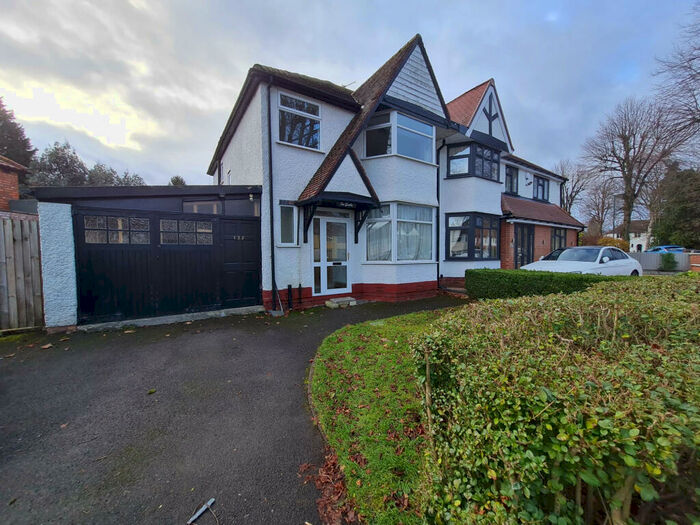 3 Bedroom Semi-Detached House To Rent In Stanway Road, Solihull, B90