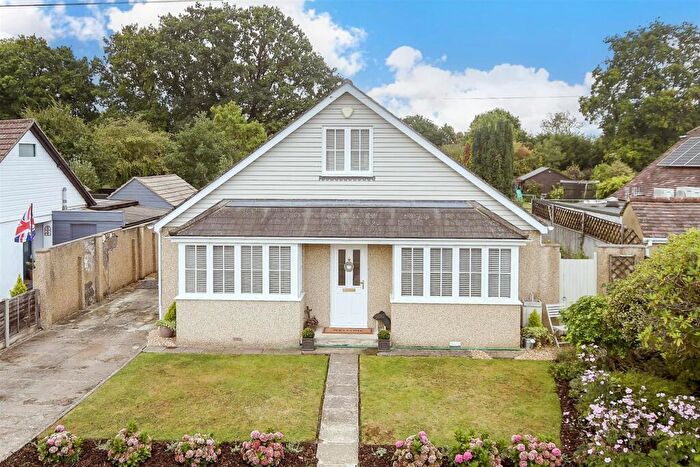 4 Bedroom Chalet For Sale In Balcombe Gardens, Horley, Surrey, RH6