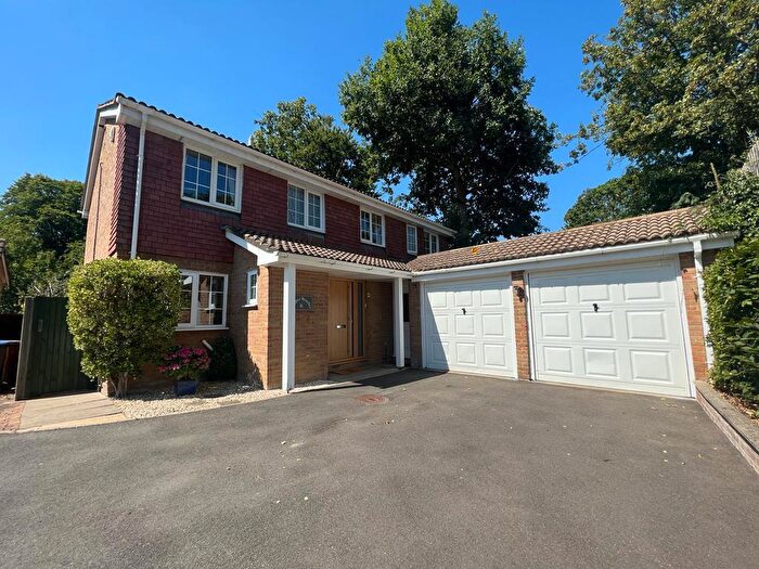 5 Bedroom Detached House For Sale In Copper Beeches, Welwyn, AL6