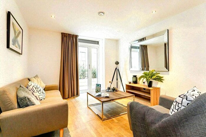 2 Bedroom Apartment To Rent In The Priory Queensway, Birmingham, West Midlands, B4