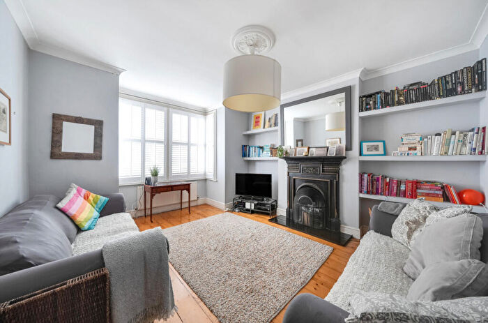 6 Bedroom Terraced House For Sale In Salisbury Road, Barnet, EN5