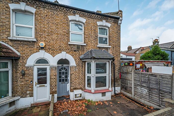 3 Bedroom End Terrace House For Sale In London, N18