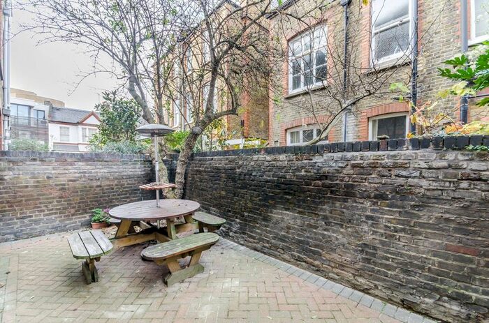 1 Bedroom Flat To Rent In New Kings Road, Hurlingham, London, SW6