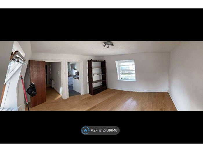 1 Bedroom Flat To Rent In Marlow Court, Brighton, BN2