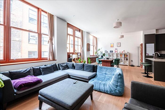 2 Bedroom Apartment For Sale In Hatton Wall, Clerkenwell, EC1N - Photo 5
