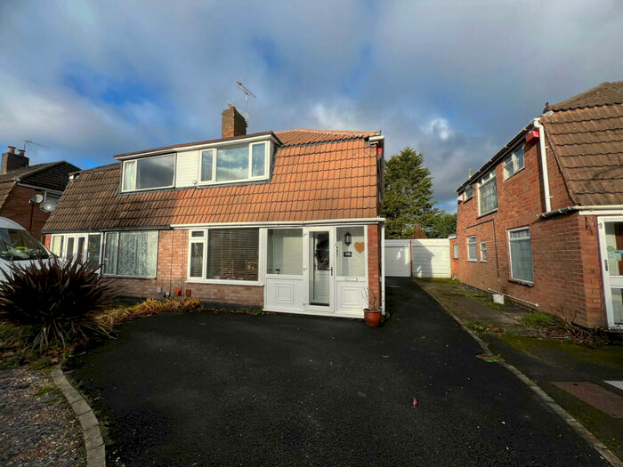 3 Bedroom Semi-Detached House To Rent In Bronte Close, Shirley, B90