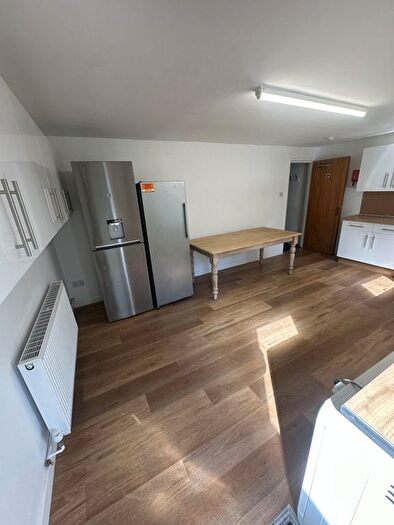 5 Bedroom Semi-Detached House To Rent In Hepburn Road, Bristol, BS2