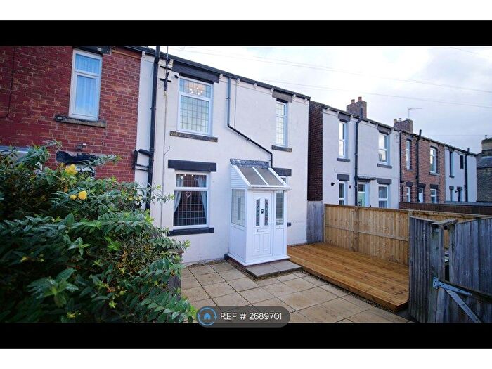 2 Bedroom End Terrace House To Rent In Ilford Street, Morley, Leeds, LS27