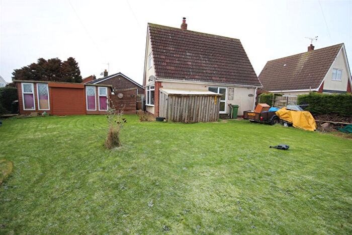 2 Bedroom House For Sale In Queens Mead, Aldbrough, Hull, HU11