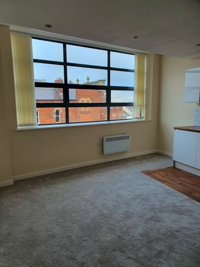 1 Bedroom Flat To Rent In Southside, Wharncliffe Road, Ilkeston, DE7