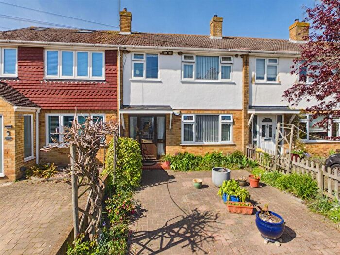 3 Bedroom Terraced House For Sale In Field Common Lane, Walton-On-Thames, KT12