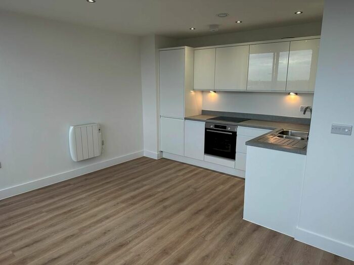 2 Bedroom Flat To Rent In Talbot Road, Manchester, M16