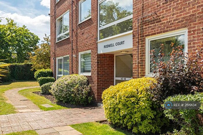 2 Bedroom Flat To Rent In Hersham Road, Walton-On-Thames, KT12