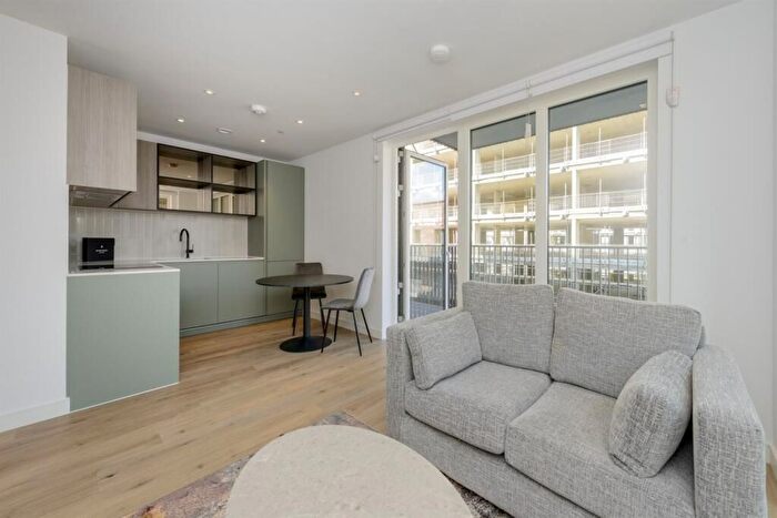 1 Bedroom Flat To Rent In Watson House, Southall, UB1