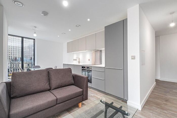 2 Bedroom Apartment To Rent In The Bank Tower, Sheepcote Street, B16