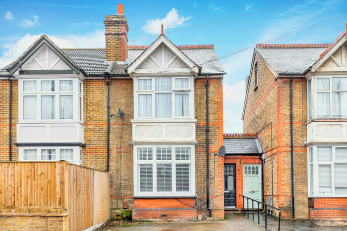 1 Bedroom Maisonette To Rent In Hook Road, Epsom, KT19