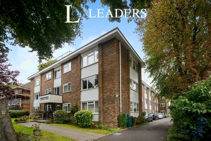 2 Bedroom Flat To Rent In Stamford Lodge, Cumberland Road, Brighton, BN1