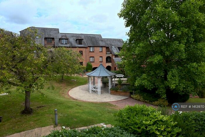 2 Bedroom Flat To Rent In Kingsmead Road, High Wycombe, HP11