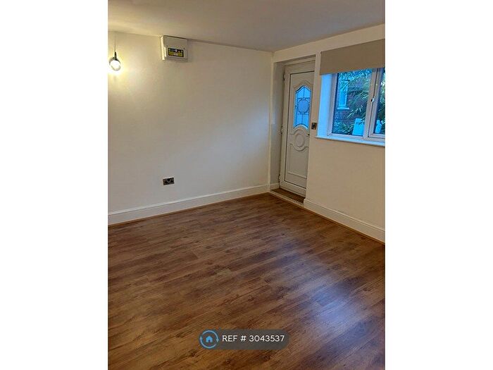 2 Bedroom Flat To Rent In Boothferry Road, Goole, DN14