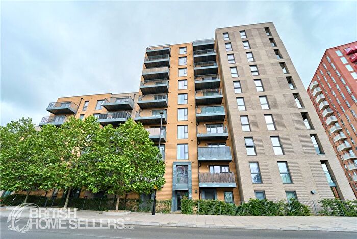 1 Bedroom Flat For Sale In New Road, Feltham, TW14
