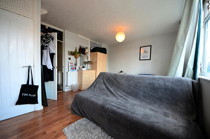 4 Bedroom Apartment To Rent In Anthony Cope Court, Chart Street, London, N1