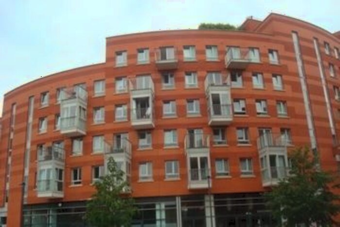 2 Bedroom Flat To Rent In Buckler Court, Eden Grove, London, N7