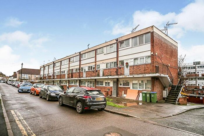 2 Bedroom Flat To Rent In Green Place, Dartford, DA1