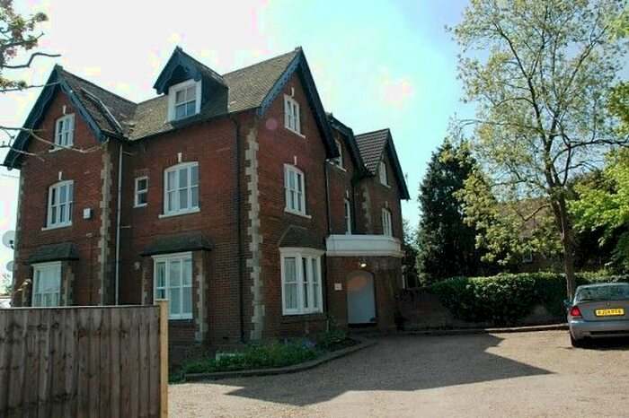 2 Bedroom Flat To Rent In Marshall Road, Godalming GU7