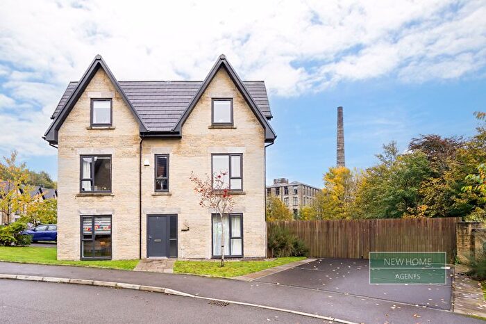 4 Bedroom Semi Detached House For Sale In Riverside, Mossley, Ashton-Under-Lyne, OL5