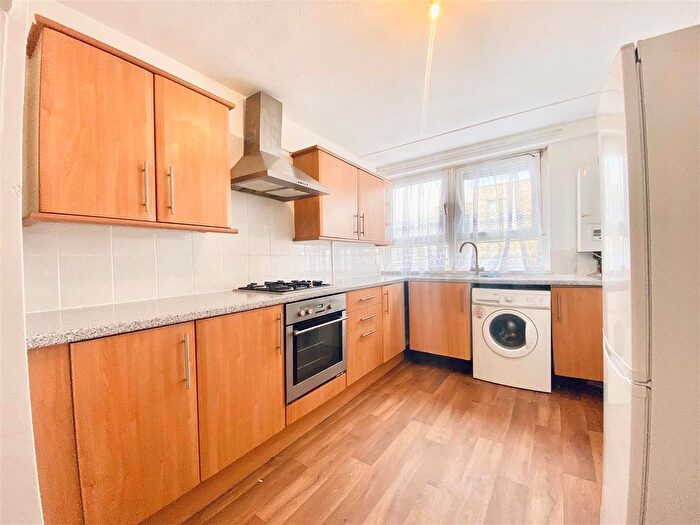 2 Bedroom Property To Rent In Hay Lane, London, NW9