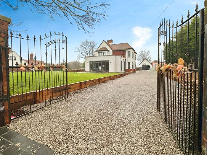 5 Bedroom Detached House For Sale In Elkesley Road, Meden Vale, Mansfield, NG20