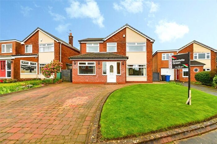 4 Bedroom Detached House For Sale In Barnside Close, Bury, Greater Manchester, BL9