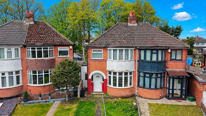 3 Bedroom Semi-Detached House For Sale In The Rise, Great Barr, Birmingham, B42