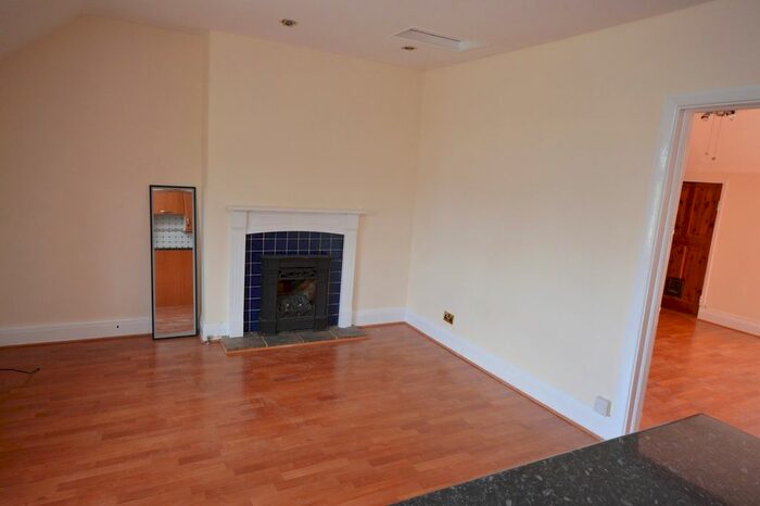 1 Bedroom Flat To Rent In Kingston Road, Ewell, Epsom, Surrey, KT19