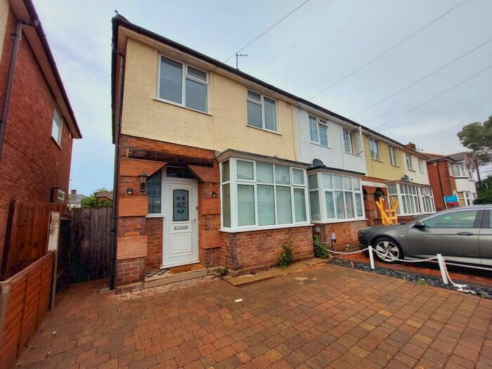 3 Bedroom Terraced House To Rent In Cedar Road, Bedford, MK42