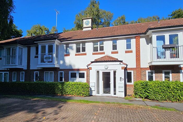 2 Bedroom Flat For Sale In Forest Road, Denmead, PO7