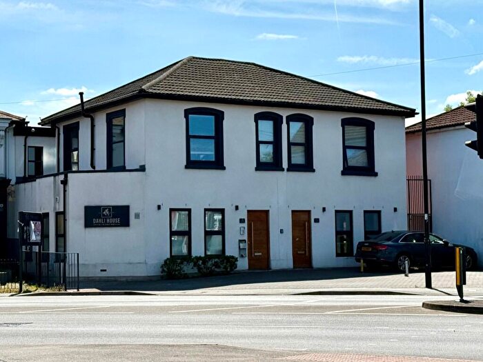 1 Bedroom Penthouse To Rent In Shirley Road, Southampton, Hampshire, SO15