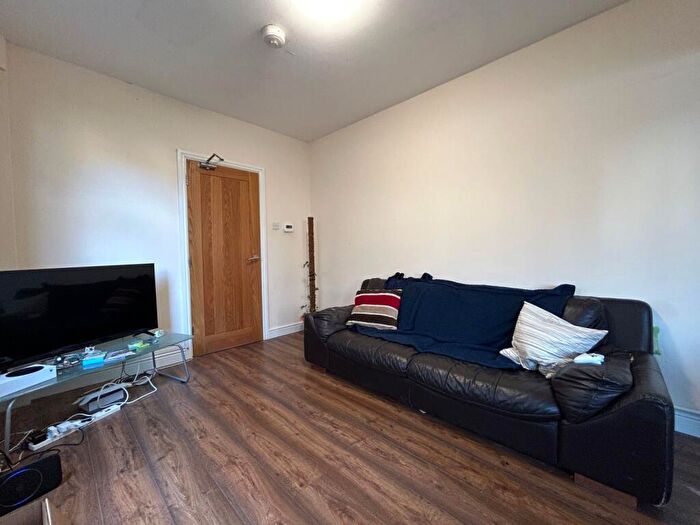 7 Bedroom Terraced House To Rent In Lisvane Street, Cathays, CF24