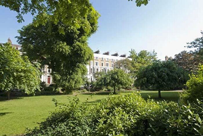 1 Bedroom Flat To Rent In St. James's Gardens, London, W11